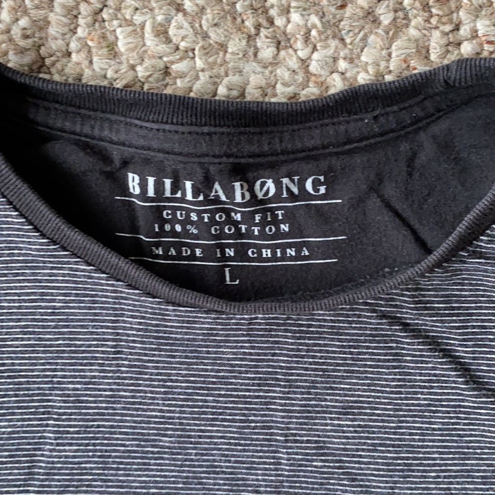 Men’s Billabong t shirt - Picture 2 of 5
